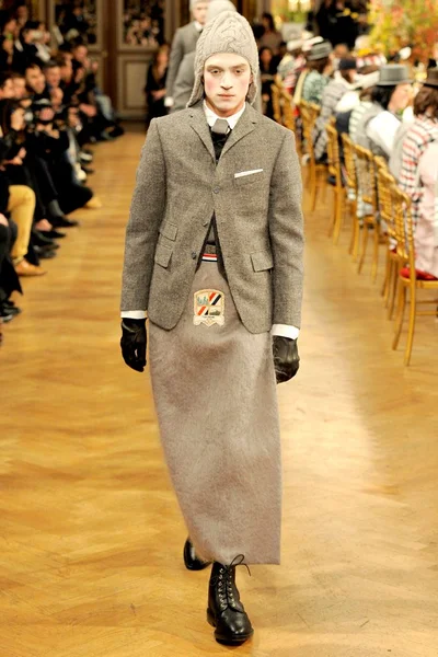 Look 3